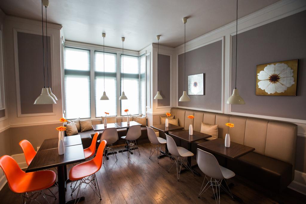 Holtwhites Hotel Enfield Extérieur photo